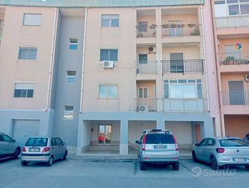 Appartamento e garage in contesto recintato