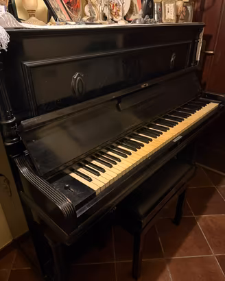 Pianoforte a muro antiquariato da accordare