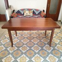 Tavolo in legno in buone condizioni 