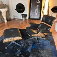 Riproduzione italiana poltrona EAMES