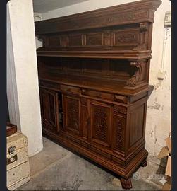 Credenza/Buffet antico in legno massello intagliat