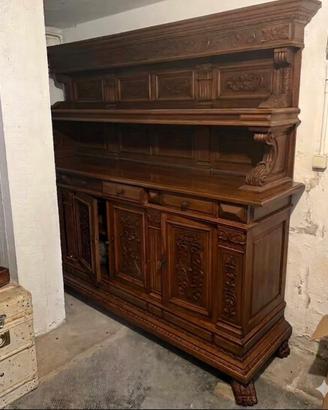 Credenza/Buffet antico in legno massello intagliat