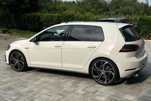 VOLKSWAGEN Golf 7ª serie - 2019