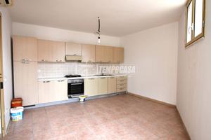 LOCALE USO DEPOSITO DI 55 MQ CON POSTO AUTO