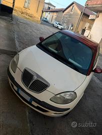 Lancia y 2006 (cambio automatico)