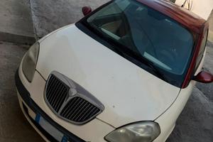 Lancia y 2006 (cambio automatico)