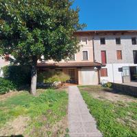 CASA DI TESTA SPAZIOSA E PRONTA DA VIVERE, CON ...