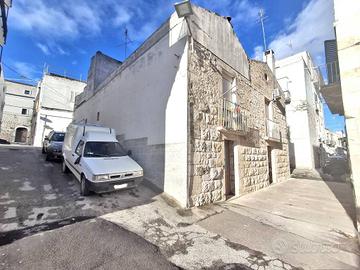 Immobile di 90 m² con 2 locali a Noci
