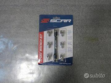 Kit chiavi raggi ruota "Scar"