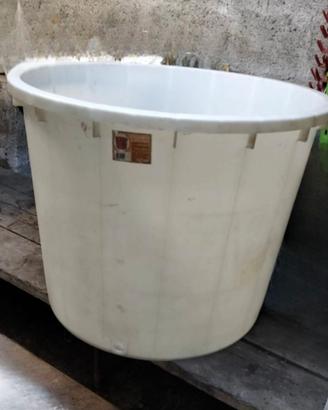 tini per vino in plastica