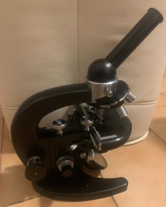 Microscopio Zeiss LG