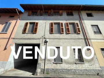 Casa indipendente di 160 m² con 4 locali e box aut