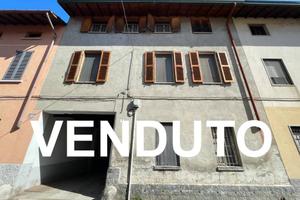 Casa indipendente di 160 m² con 4 locali e box aut