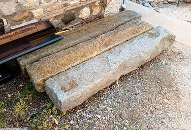 Lastre cordoli blocchi colonne pietra di Luserna