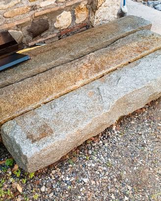 Lastre cordoli blocchi colonne pietra di Luserna