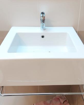 Lavandino sospeso quadrato in ceramica
