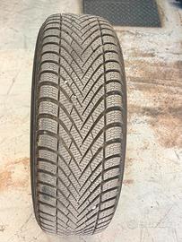 Gomme pirelli 215/65/17 dot 3025
