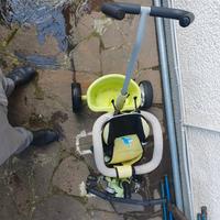 Passeggino a tre ruote