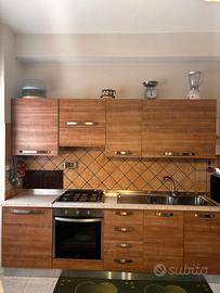 Cucina 2,55 ML compresa di forno e frigo