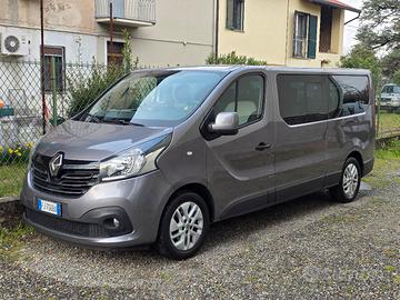 Renault trafic passo lungo 9 posti 