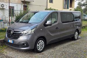 Renault trafic passo lungo 9 posti 