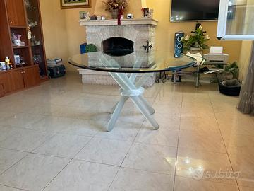 Tavolo in cristallo con base in cristallo satinato