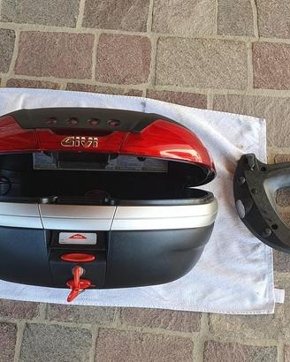 Bauletto/portaoggetti Givi V46 con piastra