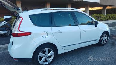 Renault Megane Scenic 7 posti