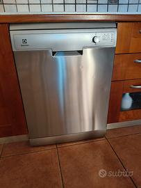 lavastoviglie Electrolux 
