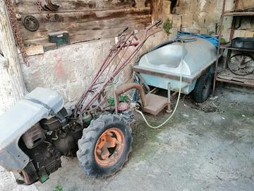 Trattore Snodato d'Epoca con Carrello Botte