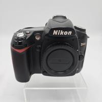 NIKON D90