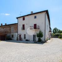 VILLA A SCHIERA CENTRALE A BRESCIA