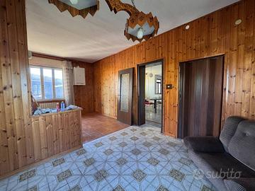 Villa di 445 m² con più di 5 locali e box auto dop