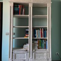 Libreria fatta a mano in Puglia