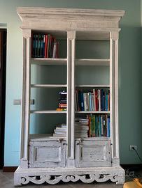 Libreria fatta a mano in Puglia