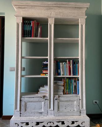 Libreria fatta a mano in Puglia
