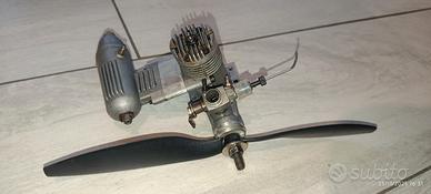 motore Leo .28 per aereo nitro RC a scoppio 