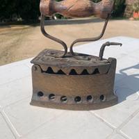 Ferro da stiro antico da collezione