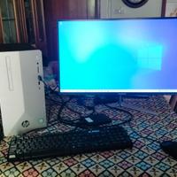 PC desktop HP i7 completo di monitor