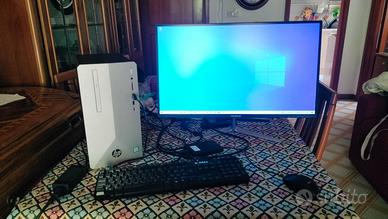 PC desktop HP i7 completo di monitor