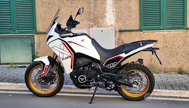 Moto Morini X-Cape 700 Gold con soli 6000km