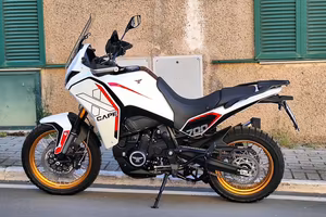 Moto Morini X-Cape 700 Gold con soli 6000km