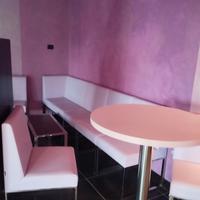  poltroncine e tavoli 