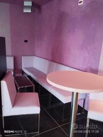  poltroncine e tavoli 