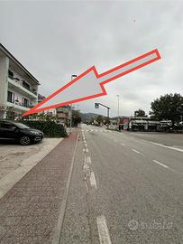 Locale commerciale 50mq Villa d'agri