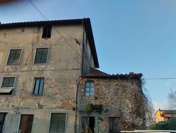 Finale di corte da ristrutturare