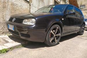 VOLKSWAGEN Golf 4