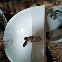 1 lavandino e 2 wc sospesi