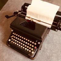 Macchina da scrivere Olivetti - Everest