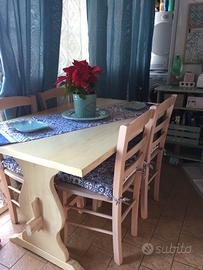 tavolo 4/6 posti e 4 sedie 
